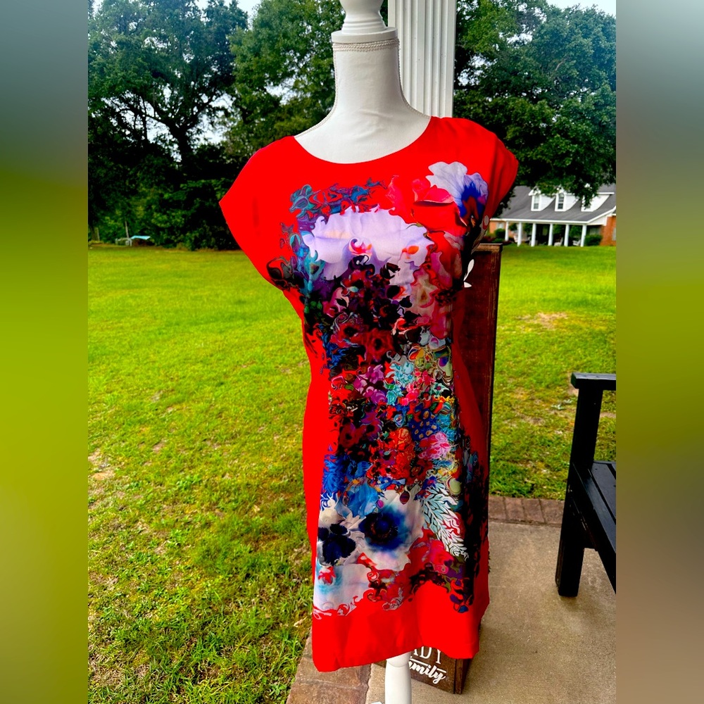 Cynthia Rowley Red Floral Sleeveless Knee Height Size 6 Dress.